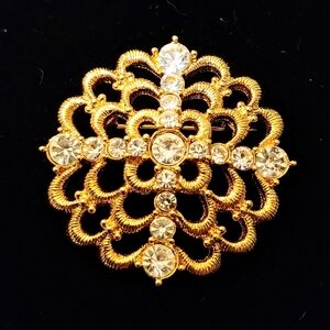 Elegant Vintage Monet Goldtone & Rhinestone Medallion Pin Brooch